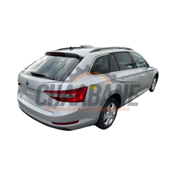 Panneau lateral arriere droit Skoda Superb Combi (3V5) 2.0 TDI 2015 / 2024