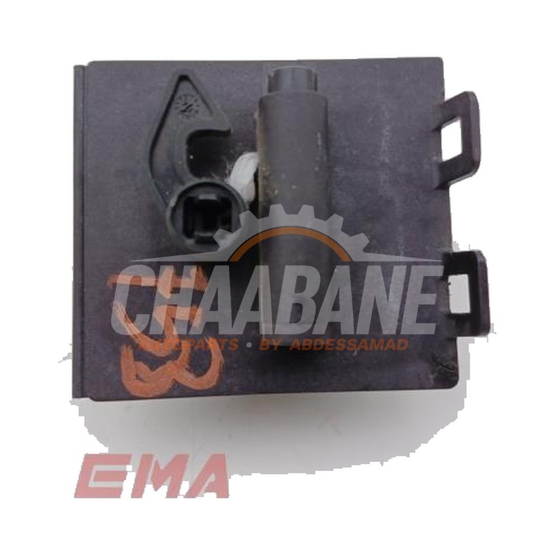 Moteur de verrouillage clapet reservoir A0008202303 Mercedes GLA AMG (156.9) 2.0 45 AMG Turbo 16V