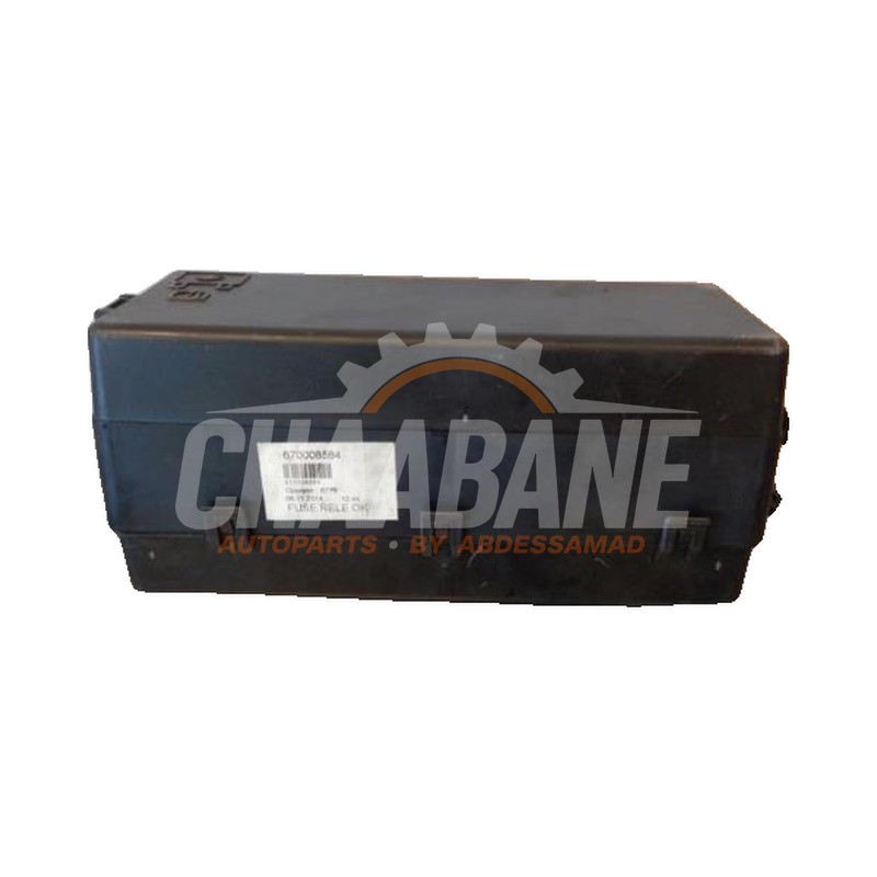 Porte fusible 670008584 Maserati Ghibli III 3.0 S Q4 Biturbo V6 24V 2013