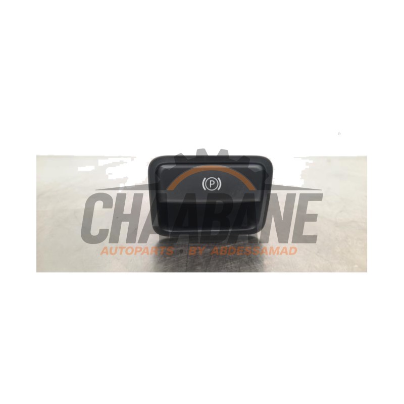 Commutateur frein a main A2469050451 Mercedes GLA (156.9) 2.2 200 CDI, d 16V