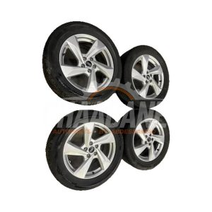 Jeu de jantes sport + pneus 83A601025H Audi Q3 (F3B) 1.5 35 TFSI 16V 2018