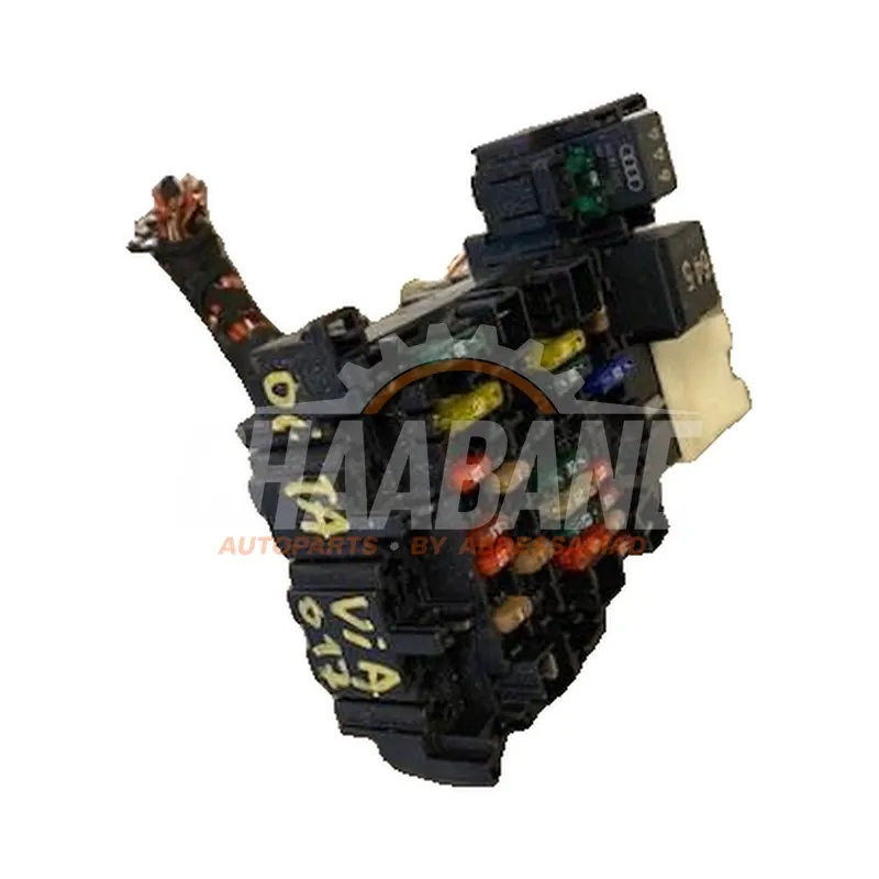 Porte fusible 5Q0937615C Seat Leon (5FB) 1.2 TSI Ecomotive 16V 2012 / 2020