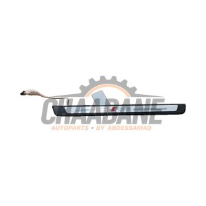 Bas de caisse droit 8V4947418C Audi RS 3 Limousine (8VS/8VM) 2.5 TFSI 20V Quattro 2017 / 2020
