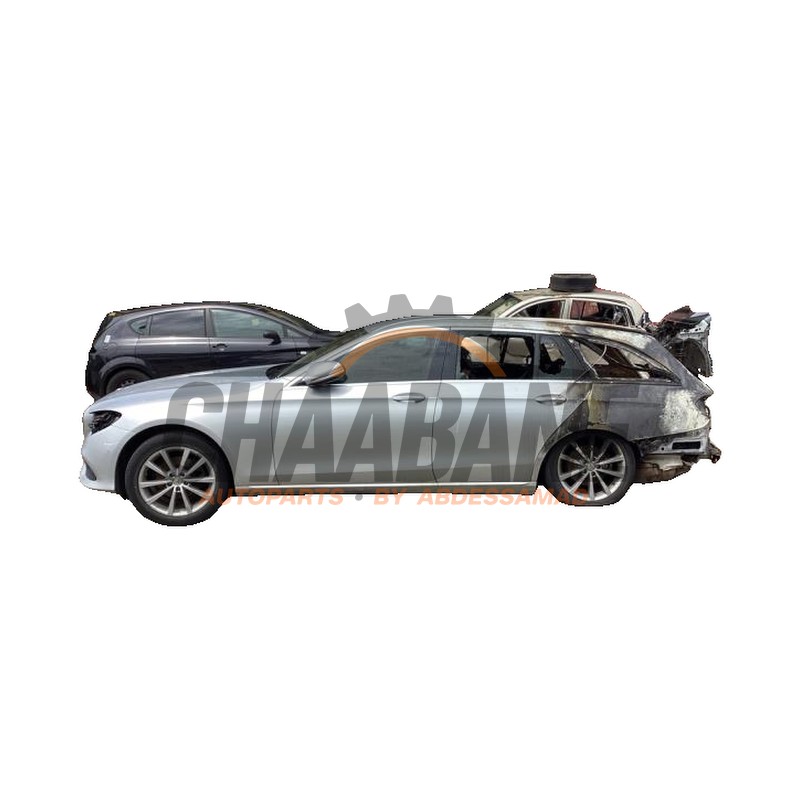 Jupe gauche A21369851009999 Mercedes E Estate (S213) E-220d 2.0 Turbo 16V
