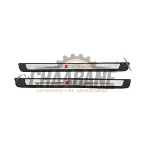 Marche-pied (list de couverture) droite 8V4947418B Audi RS 3 Sportback (8VA/8VF) 2.5 TFSI 20V Quattro 2015 / 2020