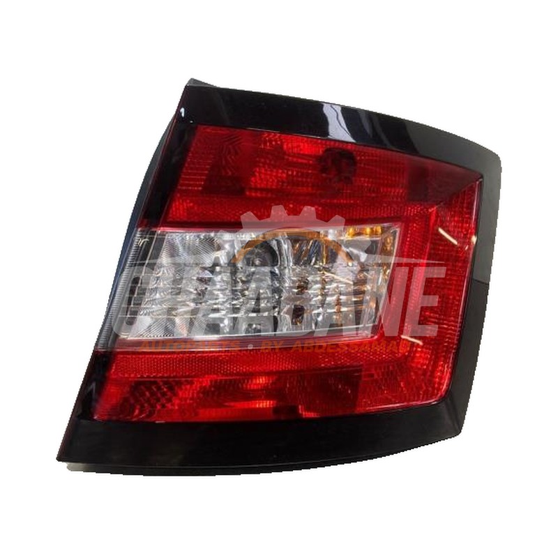 Feu arriere droit Skoda Fabia III (NJ3) 1.0 12V 2014 / 2021
