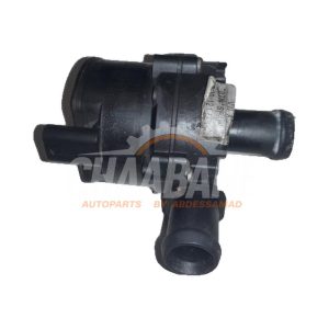 Pompe a eau supplementaire 5Q0121591AA Seat Leon ST (5FF) 1.6 TDI Ecomotive 16V 2012 / 2020