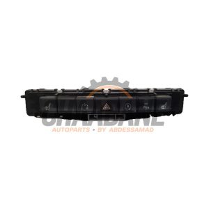 Bouton de warning A2469053202 Mercedes CLA Shooting Brake (117.9) 2.2 CLA-200 CDI, 200 d 16V
