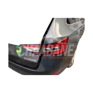Feu arriere droit Skoda Superb Combi (3V5) 1.6 TDI 2015 / 2024