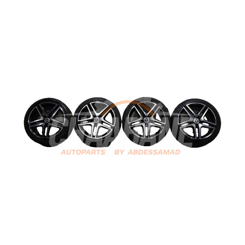 Jeu de jantes sport + pneus A1764010000 Mercedes A-Klasse AMG (W176) 2.0 A-45 AMG Turbo 16V 4-Matic