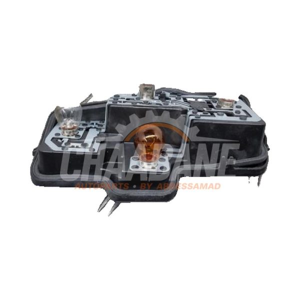 Platine feu arriere gauche 5JJ945257 Skoda Rapid 1.6 TDI 16V 2012 / 2022