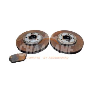 Disque + plaquette de frein avant A2464210112 Mercedes GLA (156.9) 1.6 180 16V
