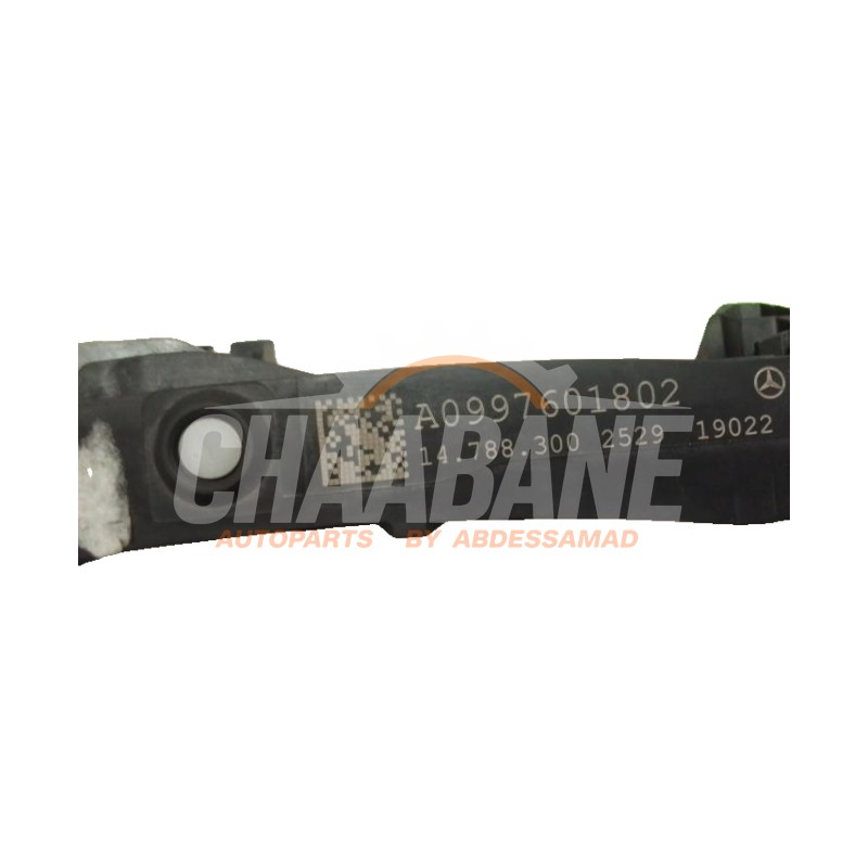 Poignee de porte avant droite A0997601802 Mercedes CLA (118.3) 1.5 CLA-180d