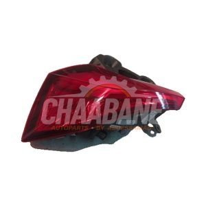 Feu arriere droit 658945208 Skoda Kamiq 1.0 TSI 12V 2019