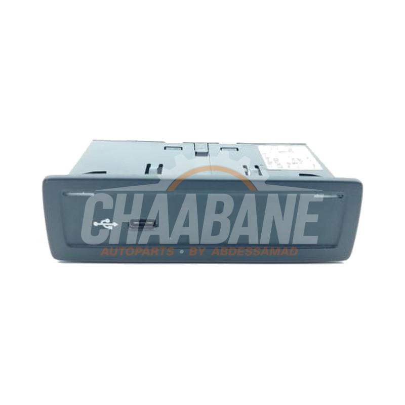 Connexion USB A2478203902 Mercedes CLA (118.3) 1.3 CLA-180 Turbo 16V