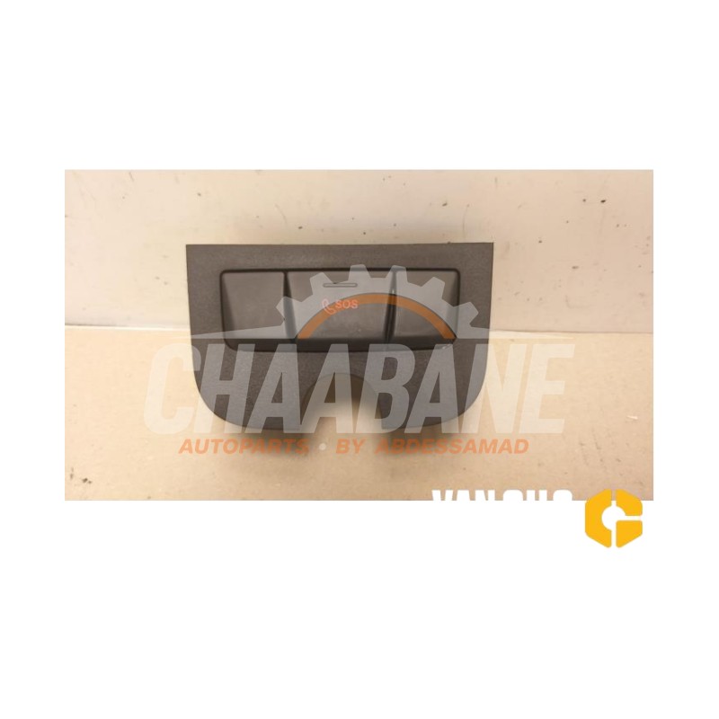 Bouton SOS A17290500519107 Mercedes CLA (117.3) 1.6 CLA-180 16V
