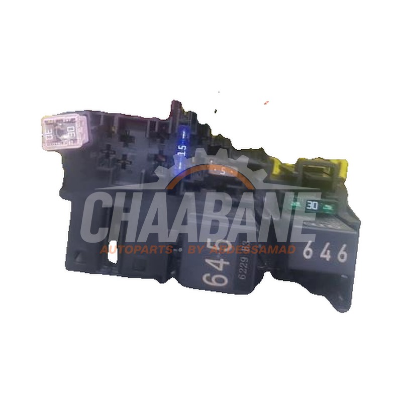 Porte fusible 1703303917 Skoda Octavia (5EAA) 2.0 TDI RS 16V 2012 / 2020