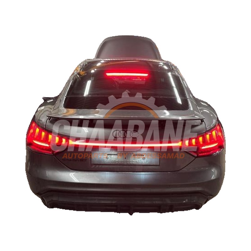 Feu de freinage supplementaire centre 4J3945097A Audi e-tron GT (F83) Competition 93 kWh 2020