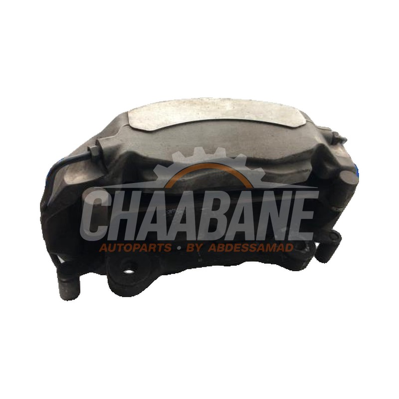 Etrier de frein (pince) avant droit 8W0615108D Audi A4 (B9) 2.0 40 TDI 16V 2015