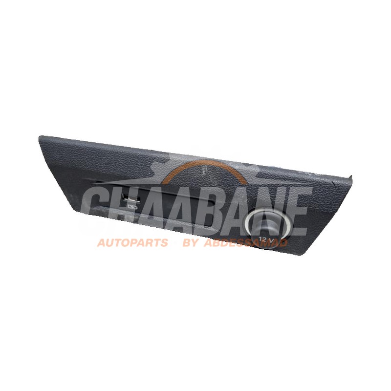 Prise 12 Volts 82B863617 Audi A1 Sportback (GBA) 1.0 30 TFSI 12V 2018