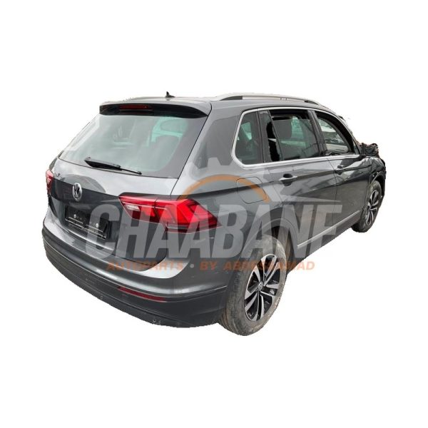 Panneau lateral arriere droit Volkswagen Tiguan (AD1) 1.5 TSI 16V 2016 / 2024
