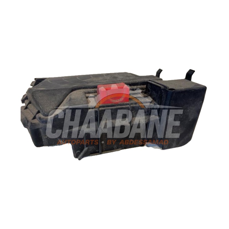 Boite de module compartiment moteur 2465400182 Mercedes A (W176) 1.6 A-180 16V