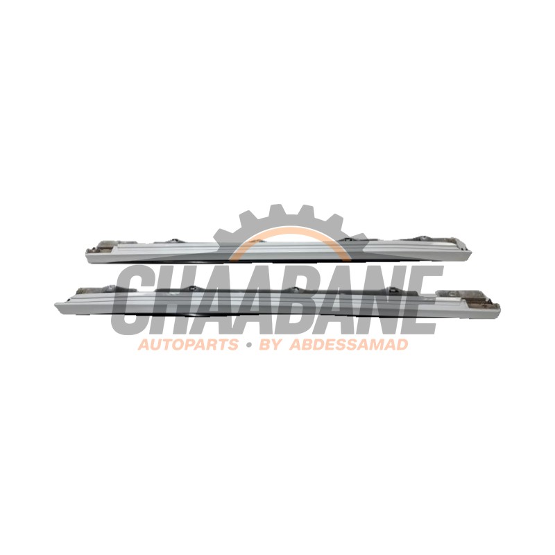 Jupe gauche A1186909200 Mercedes CLA (118.3) 1.3 CLA-200 Turbo 16V