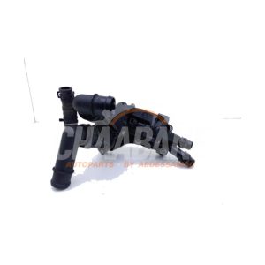 Boitier thermostat 05L121111Q Audi S8 (D4) 4.0 Plus V8 TFSI 32V 2012 / 2018