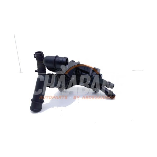 Boitier thermostat 05L121111Q Audi S8 (D4) 4.0 Plus V8 TFSI 32V 2012 / 2018