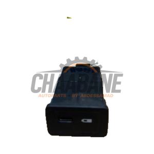Prise USB A2478200401 Mercedes GLC (X253) 2.0 300 16V 4-Matic