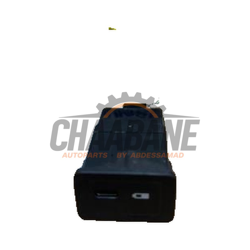 Prise USB A2478200401 Mercedes GLC (X253) 2.0 300 16V 4-Matic