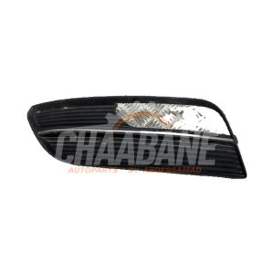 Pare-chocs grille 8V3807681A Audi A3 Sportback (8VA/8VF) 1.8 TFSI 16V 2012 / 2020