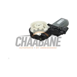 Moteur fermeture auxiliaire portiere arriere droite 4F0837060 Audi S8 (D4) 4.0 Plus V8 TFSI 32V 2012 / 2018