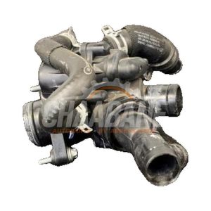 Boitier thermostat A2702000615 Mercedes A-Klasse AMG (W176) 2.0 A-45 AMG Turbo 16V 4-Matic