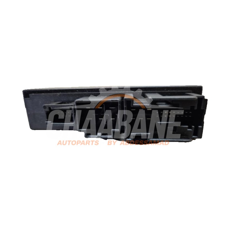 Module crochet de traction 71606872320 BMW 2 serie Active Tourer (F45) 216d 1.5 TwinPower Turbo 12V 2013 / 2021