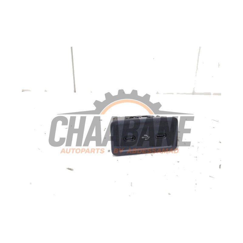 Connexion USB TEA2102407935 Mercedes C (W206) C-300 2.0 EQ Boost Turbo