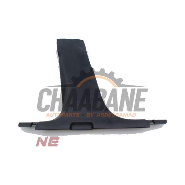 Revetement montant centre gauche 81A867239 Audi Q2 (GAB/GAG) 1.0 TFSI 12V 2016