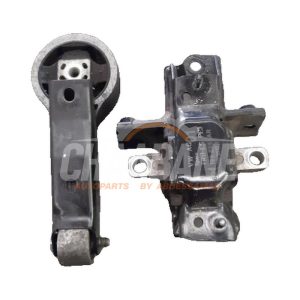 Support moteur 6C0199167B Skoda Fabia III Combi (NJ5) 1.2 TSI 16V Greentech 2014 / 2022