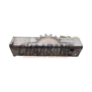 Support pare-chocs avant droit A2056203701 Mercedes C (W205) C-350 e 2.0 16V