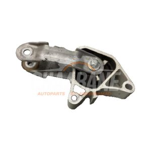 Support moteur A2462400889 Mercedes GLA (156.9) 1.6 180 16V