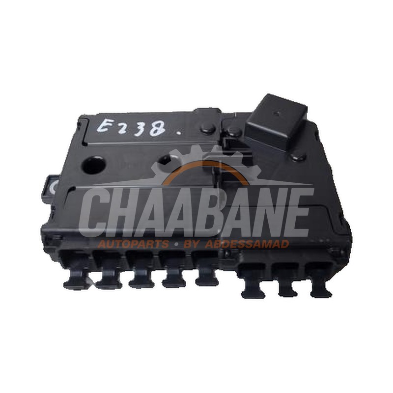 Boite a fusibles A2135406200 Mercedes E (R238) E-220d 2.0 Turbo 16V