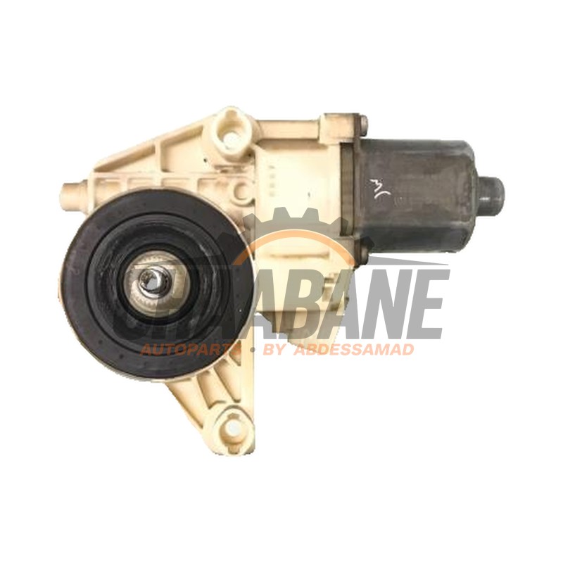 Moteur de vitre portiere 0130822691 Mercedes GLA (156.9) 2.2 220 d 16V 4-Matic