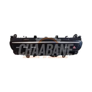 Commutateur eclairage durgence A2059056011 Mercedes C-Klasse AMG (W205) C-43 AMG 3.0 V6 24V Turbo 4-Matic