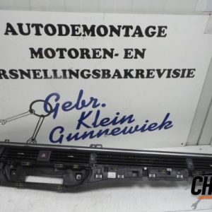 Aerateur tableau de bord 8W1820902E Audi A5 2016