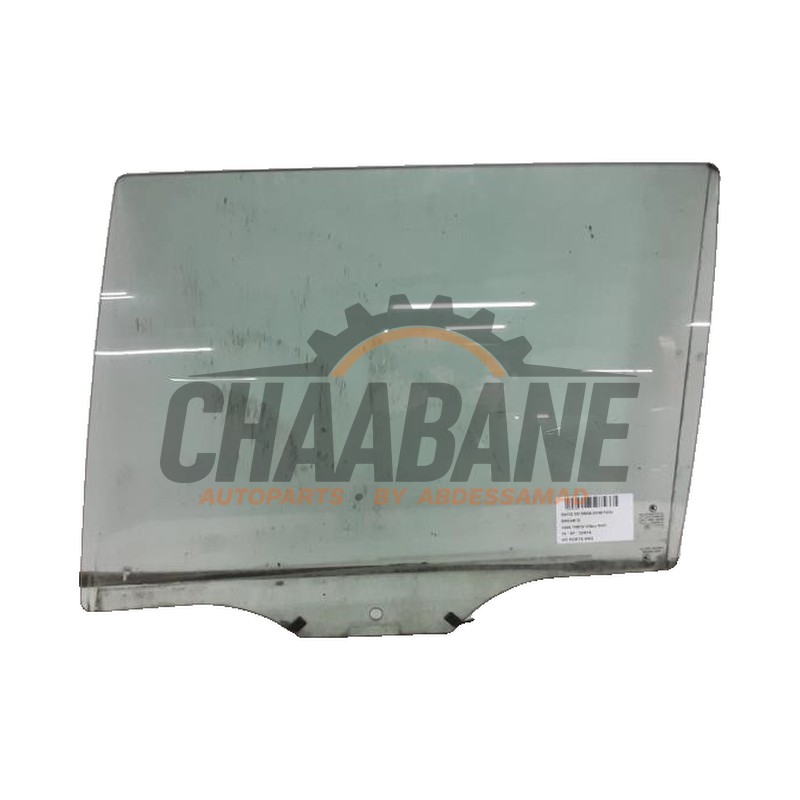 Vitre arriere gauche 5E9845205A Skoda Octavia 2012 / 2020