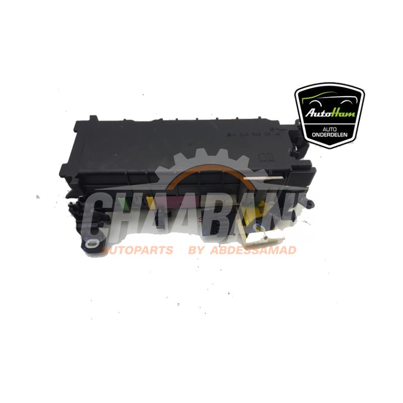 Boite a fusibles A2469067200 Mercedes GLA (156.9) 1.6 180 16V
