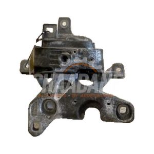 Palier dappui avant droit A2472402900 Mercedes A Limousine (177.1) 1.5 A-180d