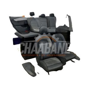 Revetement portiere haut 4portes avant gauche A2057207329 Mercedes C Estate (S205) C-300de 2.0 Turbo 16V