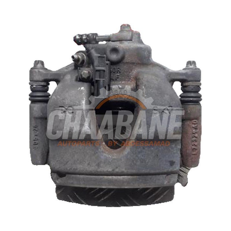 Etrier de frein avant droit A2474214000 Mercedes CLA (118.3) 1.3 CLA-180 Turbo 16V