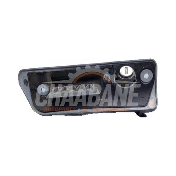 Poignee hayon 2K0827565H Volkswagen Caddy IV 2.0 TDI 102 2015